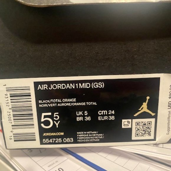 AIR JORDAN 1 MID GS - Picture 4 of 4